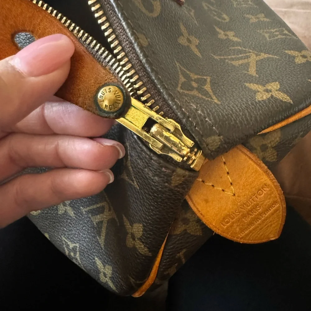 Authentic Vintage Louis Vuitton Speedy 30 - Picture 3 of 15